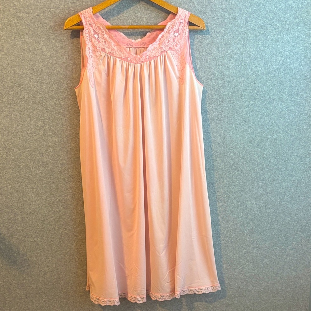 Shadowline Elegant Pink Lace Trim Nightgown size medium